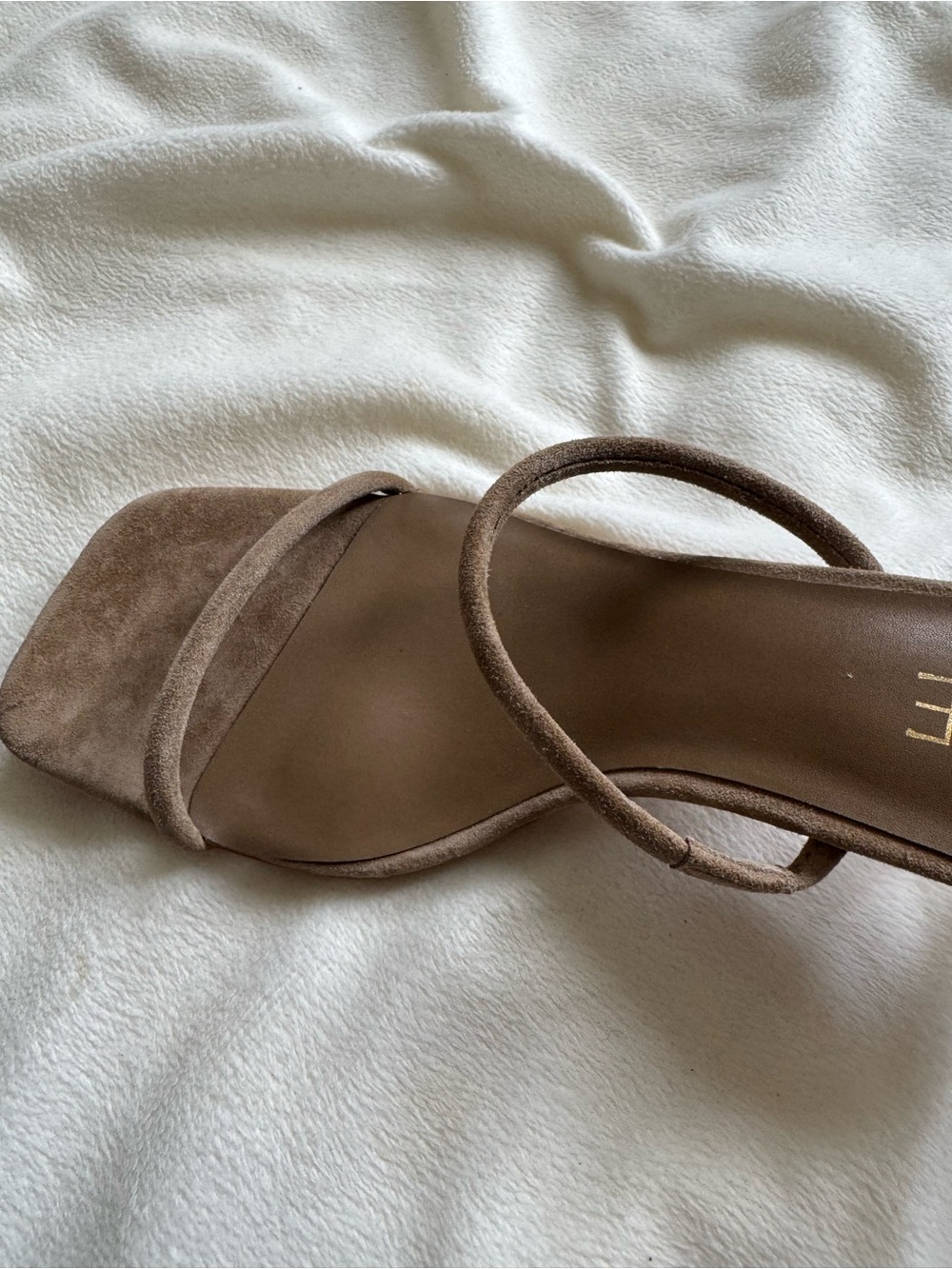 RAYE Katie sandal in light tan suede kitten heel - Picture 9 of 10
